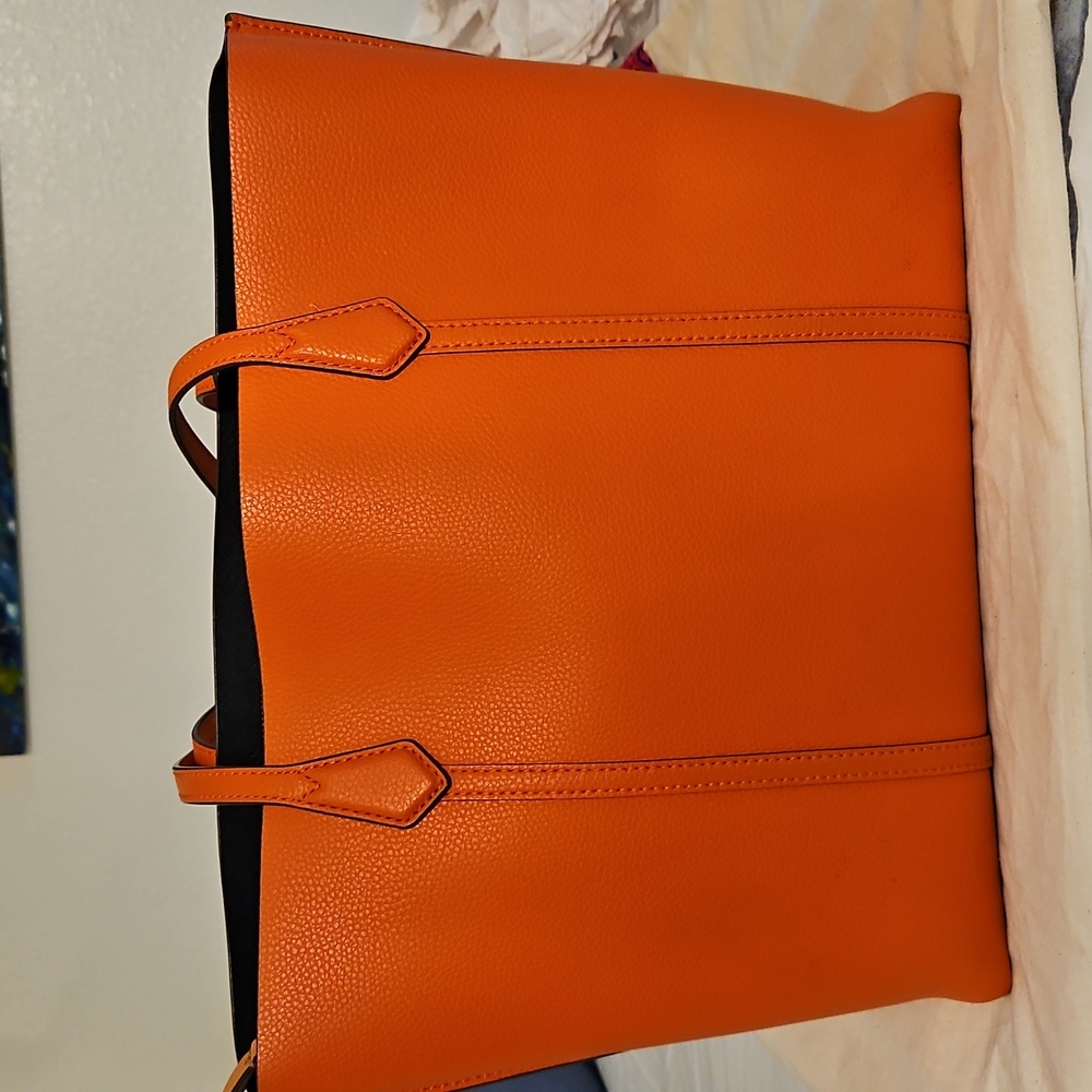 NWOTs Tory Burch Perry Triple Compartment Tote. - Picture 5 of 12